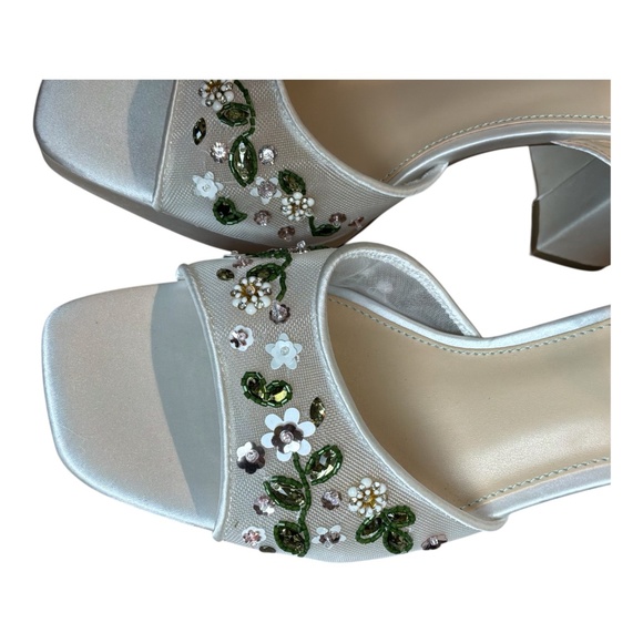 Betsy Johnson ~ Kirra Embellished Sandal in White Mesh Size 9.5M - Picture 6 of 9